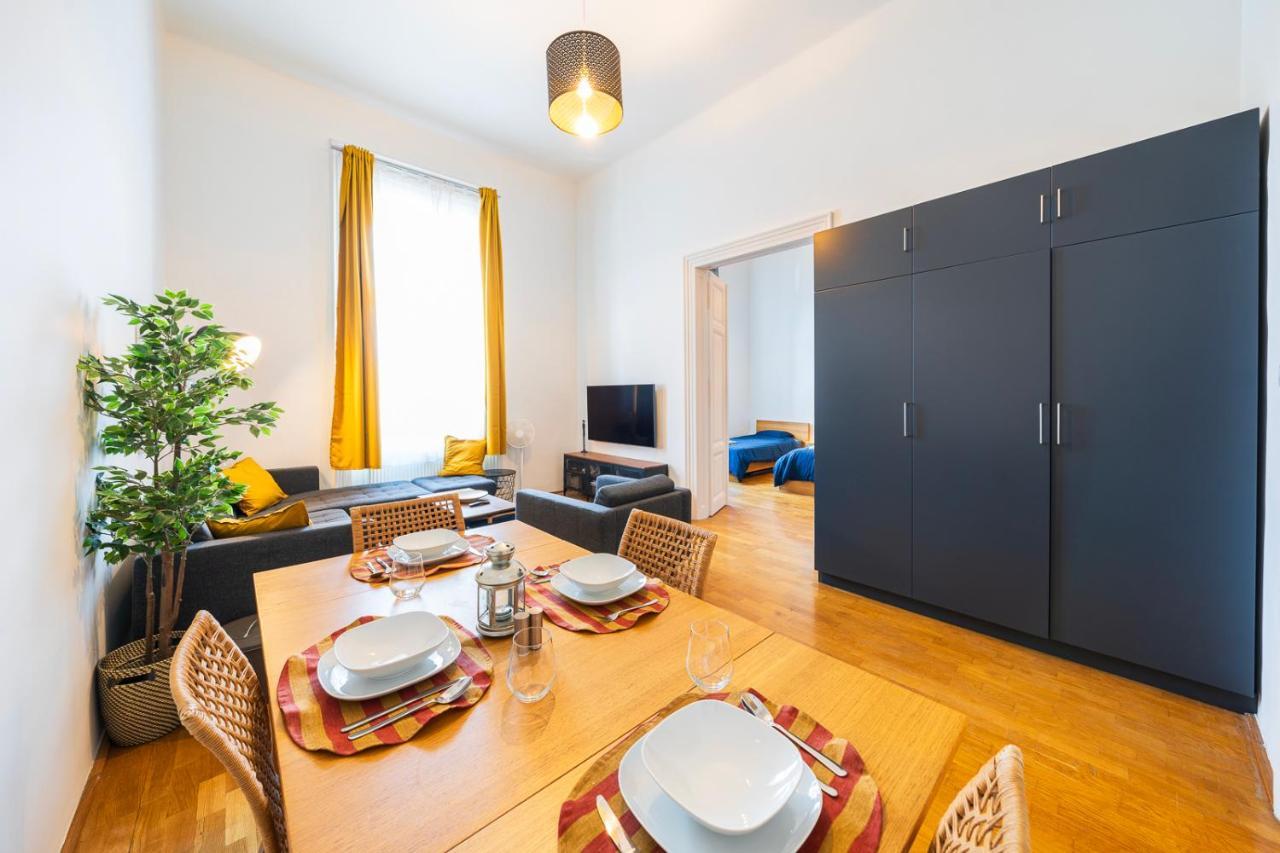 Shining Bright Two Bedroom Apt Next To Andrassy Ave Budapesta Exterior foto